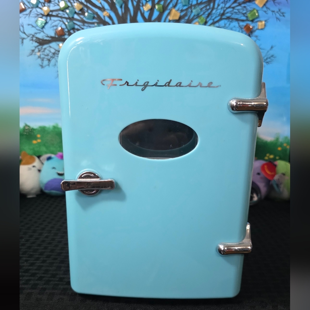 Frigidaire Aqua Mini Fridge